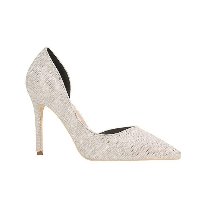 Pointed side hollow thin shoes