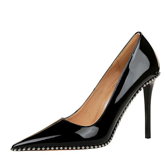 Custom made patent leather 10.5cm high heels with rivets